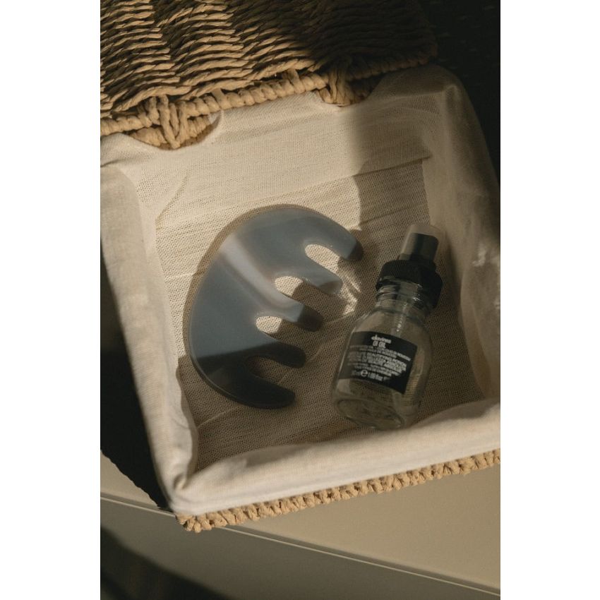 The Wide-Tooth Agate Comb: Scalp Massage Stone for Voluminous Hair