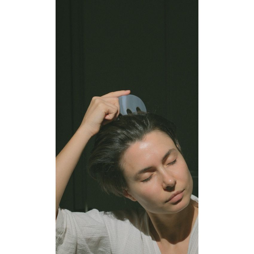 The Wide-Tooth Agate Comb: Scalp Massage Stone for Voluminous Hair